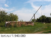 Сельский пейзаж с колодезным журавлем (2010 год). Стоковое фото, фотограф Анатолий Матвейчук / Фотобанк Лори