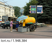 Бочка с квасом в Нижнем Новгороде (2010 год). Редакционное фото, фотограф Корчагина Полина / Фотобанк Лори