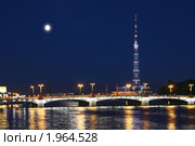 Вид на Ушаковский мост и телебашню. Санкт-Петербург. (2009 год). Редакционное фото, фотограф Роман Рожков / Фотобанк Лори