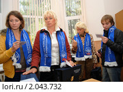 Переписчики полевого уровня получают документы на инструкторском участке (2010 год). Редакционное фото, фотограф Анна Мартынова / Фотобанк Лори