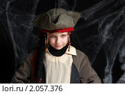 Маленький мальчик в костюме пирата. Стоковое фото, фотограф Андрей Петренко / Фотобанк Лори