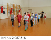 Урок физкультуры в  школе (2010 год). Редакционное фото, фотограф Вячеслав Палес / Фотобанк Лори