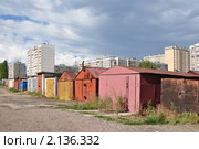 Разнокалиберные гаражи в городе (2010 год). Стоковое фото, фотограф Голованов Сергей / Фотобанк Лори
