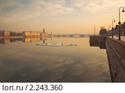 Нева. Санкт-Петербург. Последний лед (2007 год). Стоковое фото, фотограф Александр Алексеев / Фотобанк Лори