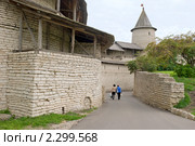 Псковский кремль. Захаб (2010 год). Редакционное фото, фотограф Александр Щепин / Фотобанк Лори