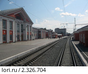 Железнодорожный вокзал и перрон на станции Барнаул (2009 год). Стоковое фото, фотограф Alexey D. / Фотобанк Лори