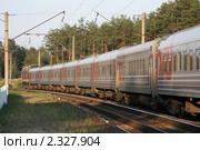 Скорый поезд (2010 год). Редакционное фото, фотограф Юрий Акимов / Фотобанк Лори