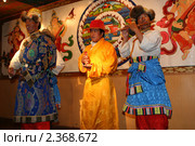 Исполнители тибетской народной музыки и танцев (2006 год). Редакционное фото, фотограф Владислав Малышев / Фотобанк Лори