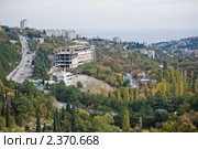 Вид на Ялту со стороны Ялтинского зоопарка (2010 год). Стоковое фото, фотограф Татьяна Евтушенко / Фотобанк Лори