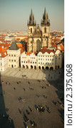 Староместская площадь в Праге, Тынский храм (Chrám Matky Boží před Týnem) (2011 год). Стоковое фото, фотограф Архипова Мария / Фотобанк Лори