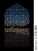 Вид сквозь резную каменную решётку окна в башне Хумаюн (Humayun's Tomb), Дели, Индия. Стоковое фото, фотограф Дмитрий Рухленко / Фотобанк Лори