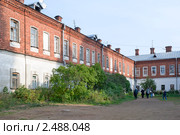 Внутренний двор внешнего каре Преображенского монастыря. Валаам (2010 год). Редакционное фото, фотограф Александр Щепин / Фотобанк Лори