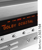 Передняя панель усилителя мощности, декодирование звука в системе Dolby Digital. Стоковое фото, фотограф Дмитрий Фиронов / Фотобанк Лори