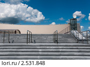 Здание с лестницей в Коломне (2009 год). Стоковое фото, фотограф Артем Севостьянов / Фотобанк Лори