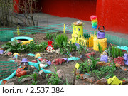Палисадник у городского дома. Стоковое фото, фотограф Щеголева Ольга / Фотобанк Лори