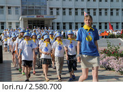 Вожатая с детьми ,санаторий "Вита",курорт Анапа (2011 год). Редакционное фото, фотограф Игорь Архипов / Фотобанк Лори