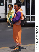 Клоун на улице (2011 год). Редакционное фото, фотограф Валерий Шанин / Фотобанк Лори