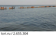 Рябь морской воды у берега. Стоковое видео, видеограф Артем Поваров / Фотобанк Лори