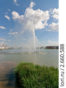Казань. Фонтан в озере Нижний Кабан (2008 год). Редакционное фото, фотограф Горшков Игорь / Фотобанк Лори