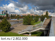Калининград. Спуск на остров Кнайпхов с эстакадного моста (2011 год). Редакционное фото, фотограф Svet / Фотобанк Лори