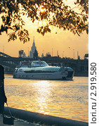 Речная прогулка (2011 год). Редакционное фото, фотограф Юрий Кирсанов / Фотобанк Лори