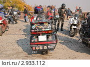 Байкерская тусовка "Смотряк". Мотоцикл "Honda". Фрагмент (2011 год). Редакционное фото, фотограф Алёшина Оксана / Фотобанк Лори