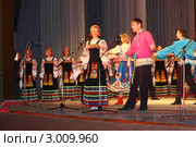 Частушки в вокально-хореографической картине "Воронежская Матаня" (2010 год). Редакционное фото, фотограф Петрова Ольга / Фотобанк Лори