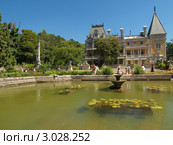 Пруд на территории Массандровского дворца в Ялте (2011 год). Стоковое фото, фотограф Алексей Пантелеев / Фотобанк Лори