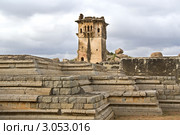 Индия. Хампи. Развалины города и сторожевая башня (2011 год). Стоковое фото, фотограф Анатолий Ефимов / Фотобанк Лори