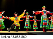 Улан-Удэ, 2011. Народный студенческий ансамбль песни и танца "Байкальские волны" Бурятского гос. университета. Редакционное фото, фотограф Александр Подшивалов / Фотобанк Лори