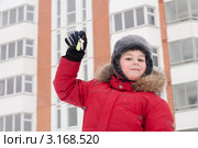 Ребенок с ключами на фоне нового дома. Стоковое фото, фотограф Володина Ольга / Фотобанк Лори