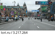 Улица Крещатик  в Киеве, Украина (2012 год). Редакционное видео, видеограф Кирилл Трифонов / Фотобанк Лори