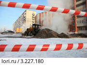 Санкт-Петербург. Коммунальная авария в мороз. Прорыв труб на теплотрассе. (2012 год). Редакционное фото, фотограф Александр Тарасенков / Фотобанк Лори
