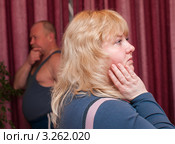 Конфликт в семье.Немолодые жена и муж поссорились. Стоковое фото, фотограф Игорь Низов / Фотобанк Лори