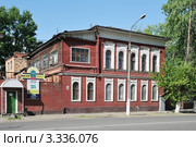 Старинный двухэтажный дом. г.Орехово-Зуево. Московская область (2011 год). Редакционное фото, фотограф stargal / Фотобанк Лори