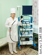 Доктор с эндоскопом  в клинике. Стоковое фото, фотограф Яков Филимонов / Фотобанк Лори