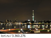 Ночной вид на набережную Роттердама, река Маас и башня Euromacht (2011 год). Стоковое фото, фотограф Владимир Рублев / Фотобанк Лори