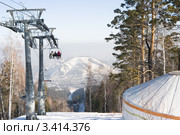 Красноярск. Канатно-кресельная дорога в фанпарке Бобровый лог (2012 год). Редакционное фото, фотограф Шичкина Антонина / Фотобанк Лори