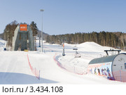 Красноярск. Канатно-кресельная дорога в фанпарке Бобровый лог (2012 год). Редакционное фото, фотограф Шичкина Антонина / Фотобанк Лори