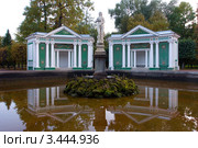Петергоф, Нижний парк, Фонтан Ева (2011 год). Редакционное фото, фотограф Литвяк Игорь / Фотобанк Лори