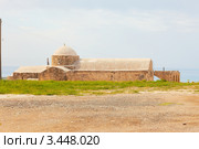 Церковь 12-ого столетия Panagia Chrysopolitissa в Куклии близ храма Афродиты, Кипр (2012 год). Стоковое фото, фотограф Миронова Евгения / Фотобанк Лори