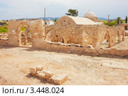 Церковь 12-ого столетия Panagia Chrysopolitissa в Куклии близ храма Афродиты, Кипр (2012 год). Стоковое фото, фотограф Миронова Евгения / Фотобанк Лори
