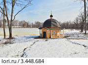Купальня, освящённая в честь святителя Феофана Затворника, на подворье церкви Николая Чудотворца в Николо-Прозорове Мытищинского района Московской области (2012 год). Стоковое фото, фотограф Елена Коромыслова / Фотобанк Лори