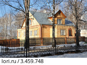 Заводоуковск. Коттедж возле парка машиностроителей (2012 год). Стоковое фото, фотограф Александр Тараканов / Фотобанк Лори