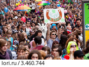 Участники флешмоба "Дримфлеш 2012" на Старом Арбате, Москва, Россия. Редакционное фото, фотограф Николай Винокуров / Фотобанк Лори