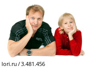 Студийный портерт отца с сыном, белый фон. Стоковое фото, фотограф Руслан Кудрин / Фотобанк Лори