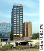 Высотное здание бизнес-центра на Земляном Валу (2012 год). Редакционное фото, фотограф SevenOne / Фотобанк Лори