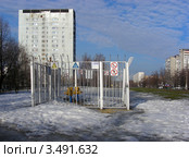 Газовое оборудование на Уссурийской улице. Гольяново. Москва (2012 год). Редакционное фото, фотограф lana1501 / Фотобанк Лори