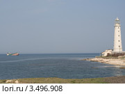 Маяк,возле затонувшего корабля (2012 год). Стоковое фото, фотограф Робул Дмитрий / Фотобанк Лори