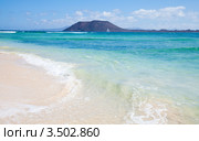 Северный Фуэртевентура, Corralejo пляж, Исла-де-Лобуш и Лансароте на заднем плане (2012 год). Стоковое фото, фотограф Tamara Kulikova / Фотобанк Лори